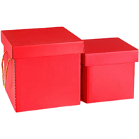 Boîte cadeau carrée haut de gamme en carton ondulé de haute qualité avec logo personnalisé en relief et corde pour l'emballage de chewing-gum, de gelée et de chips de pommes de terre