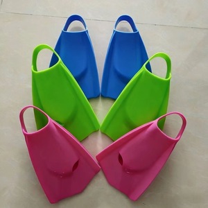 xinyixuan Blue Palmes de natation en silicone pour adulte, à talon ouvert, à lame courte, pour la plongée et l'entraînement au snorkeling - Product Image 3