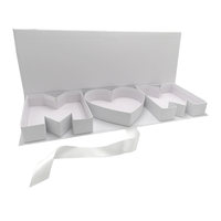 Boîte cadeau en carton rigide avec lamination mate en forme de lettre pour la fête des mères, emballage de chocolat pour arrangement floral