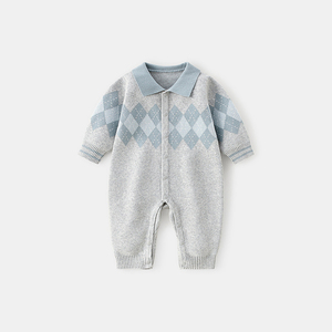 Combinaison pour bébé élégante et durable, confortable et de qualité supérieure, à motif argyle - Product Image 1