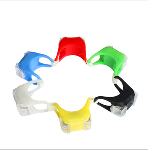Feu arrière de vélo à LED avec capteur marche/arrêt automatique pour la sécurité du cycliste - Product Image 4