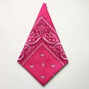 Bandana foulard : l'accessoire ultime pour l'ambiance estivale, idéal pour les fêtes à la plage, les sports de plein air et la vie en ville - Product Image 4