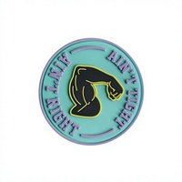 Écussons en caoutchouc PVC souple écologique avec logo 3D en relief personnalisé, couleur personnalisée, impression en creux, lavables, étiquettes à coudre pour jeans, chapeaux, sacs à dos