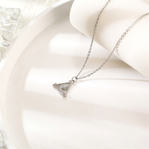 Collar Unisex <span class=keywords><strong>de</strong></span> Moda con Ojo <span class=keywords><strong>de</strong></span> Horus, Collar con Colgante <span class=keywords><strong>de</strong></span> Ojo Triangular Chapado en Oro - Product Image 4