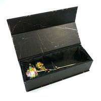 Emballage de bouquet de fleurs de luxe en carton ondulé avec motif en marbre noir personnalisé, matériaux recyclés, rabat magnétique, boîte cadeau
