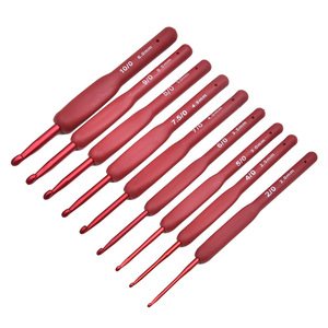 Aguja de Tejer y Ganchillo de Aluminio <span class=keywords><strong>Tulip</strong></span>án Ergonómica con Mango Suave ROJO para Labores de Punto - Product Image 1