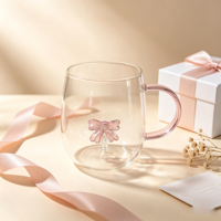 Mug en verre borosilicate fait main avec nœud rose 3D à l'intérieur, tasse à café ou à thé en verre transparent avec poignée rose, tasse à boire esthétique et mignonne