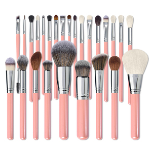Juego de 26 Brochas de Maquillaje de Lujo con Mango de Madera, Ferrules de Aluminio de Alta Calidad, Personalizables con Etiqueta Privada en Color Rosa - Product Image 1