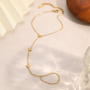 Cadena corporal de acero inoxidable con forma de corazón, chapada en oro de 18k con engaste de diamantes para uso diario. - Product Image 3