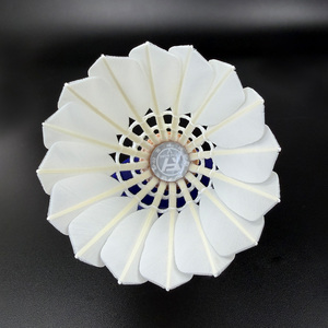 Volant de badminton SNOWPEAK SP-02 en plumes d'oie de première qualité, faible MOQ, personnalisation OEM disponible, stabilité de vol A++ - Product Image 2