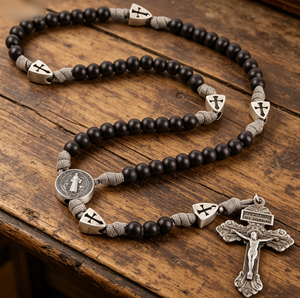 <span class=keywords><strong>Rosario</strong></span> Católico de Madera Verde Oliva con Cordón Paracord, Collar con Crucifijo de San Miguel, Cuentas de Oración y Medalla de San Benito - Product Image 5