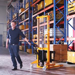 Xilin 1000kgs 1ton 2200lbs 1.6m 2.5m हाइड्रोलिक हाथ लिफ्ट मैनुअल स्टेकर के साथ समायोज्य कांटे - Product Image 5