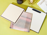 Boîte cadeau avec couvercle en papier carré pour foulard en satin de soie recyclé de luxe avec logo personnalisé, marque privée