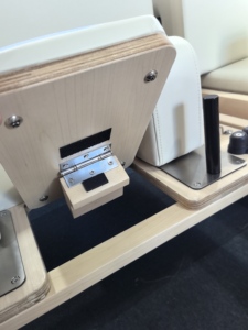 เตียงฝึกหลักทำจากหนังไมโครไฟเบอร์พิมพ์โลโก้ออกแบบได้ตามต้องการ Moq 1 - Product Image 3