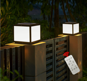 Lampe de poteau extérieure solaire en aluminium, étanche et antirouille, utilisable en continu pendant trois jours de pluie consécutifs - Product Image 1