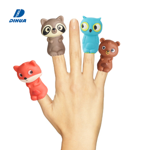 Jouets éducatifs pour enfants, marionnettes à doigts populaires, 4 pièces, mini marionnettes en plastique personnalisées de dessins animés pour enfants - Product Image 1