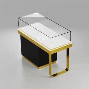 Design Personalizzato per Gioiellerie di Lusso: Espositori in Acciaio Inox e Vetro Temperato per un'Esposizione Coesiva di Alta Gamma - Product Image 3