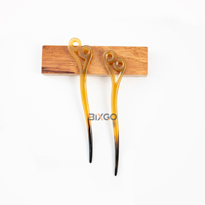 Épingle à cheveux en corne de buffle véritable, double spirale, sculptée à la main, bijou capillaire unique pour cheveux épais, mode durable du Vietnam - Product Image 1