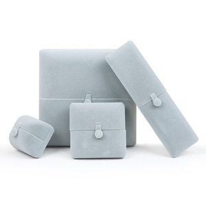 Coffret à bijoux en velours bleu clair, fermeture magnétique rectangulaire, emballage haut de gamme pour bijoux, montres, lunettes - Product Image 1