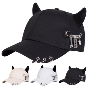 Casquettes de baseball unisexes en polyester respirant à 5 panneaux avec anneau en fer, protection solaire, vente en gros - Product Image 1