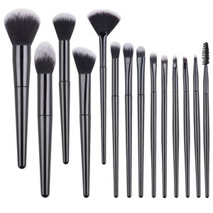 Set Professionale di Pennelli da Trucco 14 Pezzi, Alta Qualità, Setole Sintetiche, Pennelli <span class=keywords><strong>per</strong></span> Viso e Ombretto, Manico in Plastica, Kit Cosmetico Personalizzato - Product Image 1