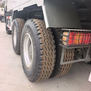 Camión Volquete Howo 64 con Capacidad de 12400 kg, Combustible Diésel, para Transporte de Ingeniería - Product Image 2