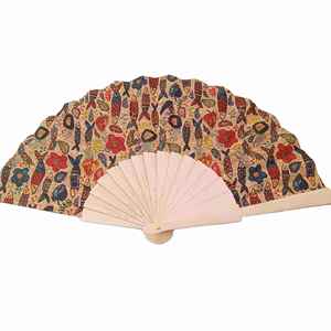 Éventail en liège portugais authentique de 23 cm, écologique et végétalien, idéal pour les fournitures promotionnelles et les événements. - Product Image 6