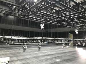 Palans de scène Chine 220V 500KG 100KG Mini grue de levage Équipement de levage électrique Moteur de treillis de scène Palan à chaîne avec certificat CE - Product Image 3