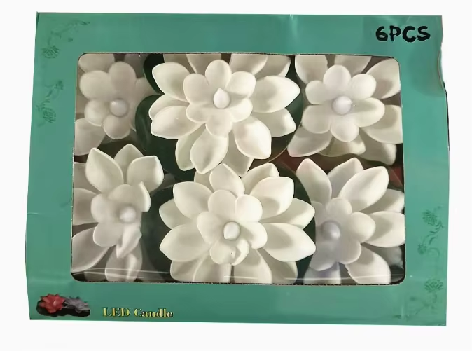 Pequeñas flores de loto blancas, luces amarillas.