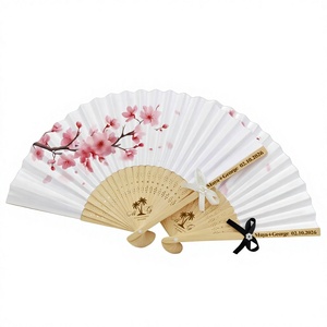 Éventail pliant artisanal en bois naturel et bambou avec motif fleur de cerisier, idéal pour décoration de mariage ou cadeau - Product Image 1