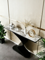Console moderne de style italien en métal léger avec plateau en pierre pour l'entrée de la maison, le couloir ou comme meuble de réception.