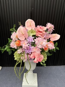 Arrangement de centre de table de luxe de haute qualité, rose vif, plantes, <span class=keywords><strong>guirlande</strong></span> de verdure, fleurs sauvages - Product Image 4
