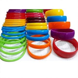 กำไลข้อมือเรซิ่นอะคริลิคคุณภาพพรีเมียม สีสันสดใส ทำมือ งานฝีมือสำหรับทุกเพศ น่ารัก เครื่องประดับเรซิ่น ของขวัญสำหรับงานปาร์ตี้ กำไลแฟชั่น - Product Image 1