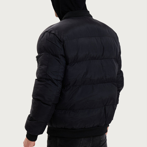 Chaqueta Acolchada con Capucha Negra para Hombre SF46 713, Ropa Casual de Invierno Aislada - Product Image 3
