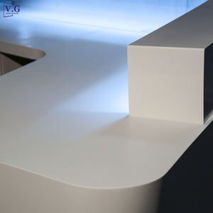 Bureau de réception personnalisé sur mesure en surface solide blanche incurvée à 2 places pour immeuble de bureaux - Product Image 4