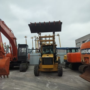 Chargeuse-pelleteuse Caterpillar 420F d'occasion, modèle 3 tonnes, boîte de vitesses robuste, multifonction, état impeccable. - Product Image 1