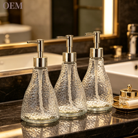 Pompe à savon en verre martelé mat de luxe, vente en gros OEM |   Bouteille de distributeur de lotion rechargeable avec bouchon à vis pour la salle de bain et la cuisine