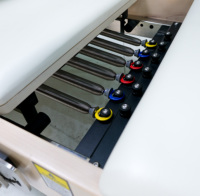 Reformer de Pilates professionnel en érable massif, équipement d'entraînement de niveau studio, kit d'accessoires complet, taille personnalisée, finition cuir.