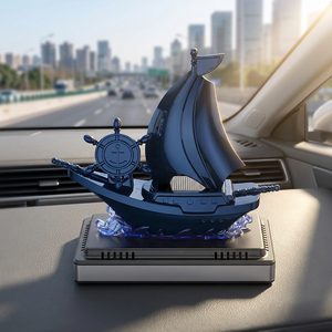 Adorno de Perfume para Coche con Forma de Barco de Resina, Energía Solar, Evaporación Natural, Sensor de Luz, Rotación, Fragancia Floral para Consola Central 31-60 - Product Image 1