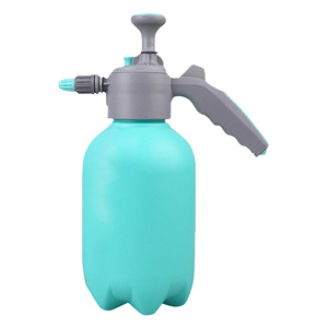Pulvérisateur manuel 2 litres, bouteille à pression pour l'arrosage du jardin et la lutte antiparasitaire - Product Image 5