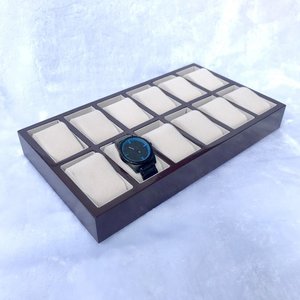 Boîtes à bijoux rectangulaires en <span class=keywords><strong>bois</strong></span>, organisateur de rangement, étui de présentation anti-poussière, coussin de présentation de <span class=keywords><strong>montre</strong></span> en microfibre personnalisé, support de <span class=keywords><strong>montre</strong></span> - Product Image 4