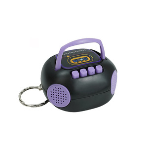 Mini Radio Retro Creativa de Plástico, Grabadora Portátil Nostálgica con Funciones de Grabación y Reproducción, Llavero, Colgante para Mochila, Regalo - Product Image 5
