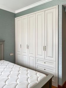 Armario de MDF de Estilo Americano Clásico, Diseño Personalizado, Combinación <span class=keywords><strong>Retro</strong></span> Exquisita en Tonos Crema, con un Aspecto Estético - Product Image 2