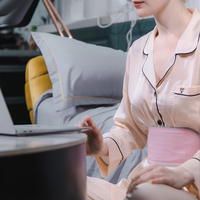 Tragbarer Kabelloser Elektrischer Taillengürtel-Körpermassagegerät für Frauen und Mädchen mit Wärme- und Vibrationsfunktionen in Rosa, Umweltfreundlich