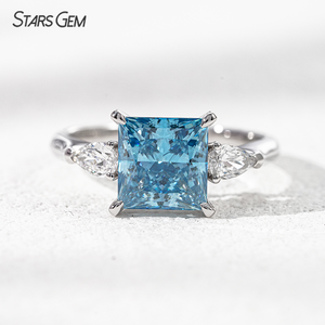 Bague trois pierres en or blanc 10 carats certifiée IGI Starsgem, diamant bleu fantaisie de 3 carats, taille princesse, cultivé en laboratoire - Product Image 1