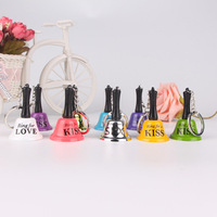 Sonnette à main en métal de 3,8 cm pour Kiss Mini, avec porte-clés, sonnette d'appel, cadeaux originaux pour les enterrements de vie de jeune fille, SD171