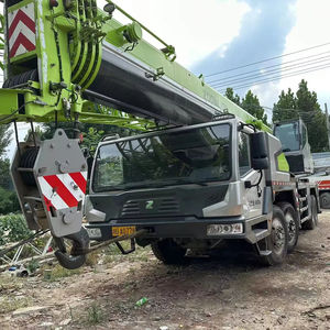 Nouvelle grue mobile sur camion Zoomlion ZTC700 de 70 tonnes, lancement récent, levage stable pour projets de construction - Product Image 1