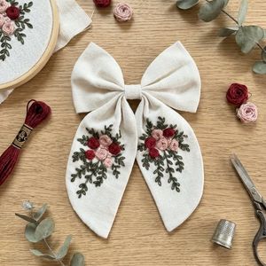 Nouvelle conception, barrette à cheveux en coton et lin de style français vintage, broderie florale, nœud élégant, accessoires pour cheveux de Noël - Product Image 1