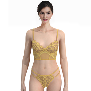 Ensemble de lingerie sexy pour femmes matures en mousseline de soie transparente et respirante, comprenant un soutien-gorge, une culotte et une broderie de paillettes. - Product Image 4