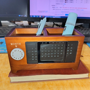 Portalápices de escritorio, caja de almacenamiento de mesa multifuncional con 2 compartimentos, organizador de escritorio de madera creativo con calendario - Product Image 4